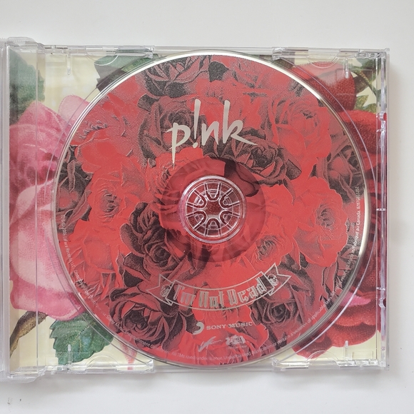 P!nk 'I'm Not Dead' CD Album - Picture 4 of 4